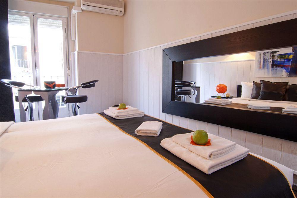 Hostal Oxum 马德里 外观 照片