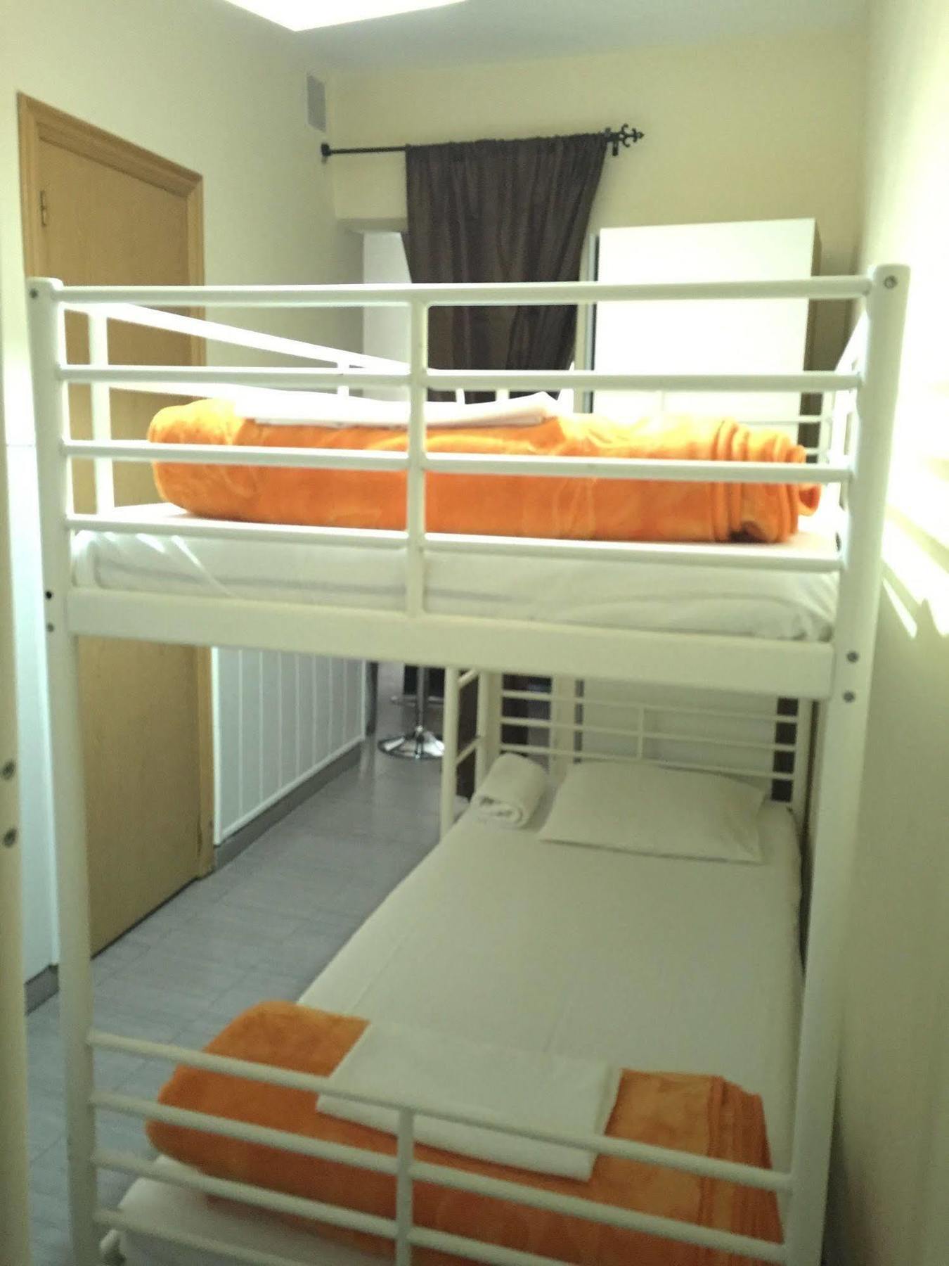 Hostal Oxum 马德里 外观 照片