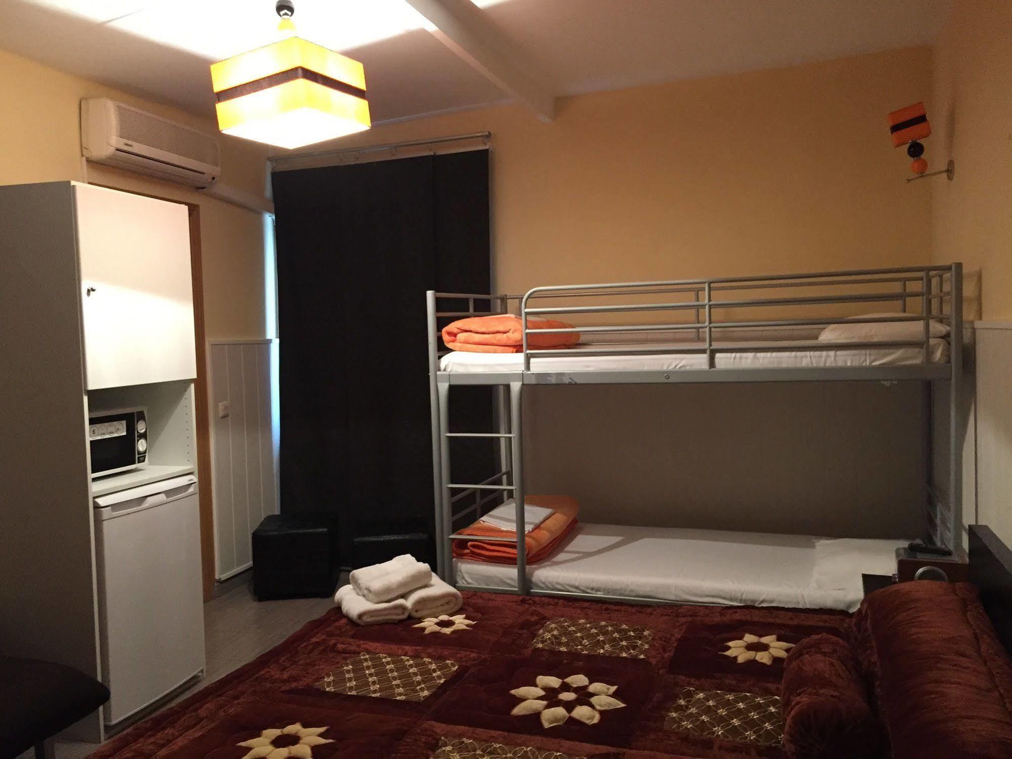 Hostal Oxum 马德里 外观 照片